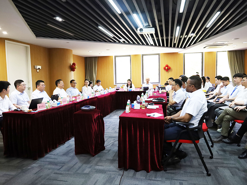 二十一载 智造未来丨贺维多利亚老品牌vic股份廿一诞辰，，，，，，，再启新篇