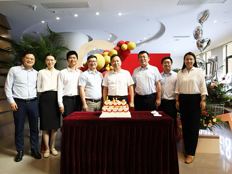 二十一载 智造未来丨贺维多利亚老品牌vic股份廿一诞辰，，，，，，，再启新篇